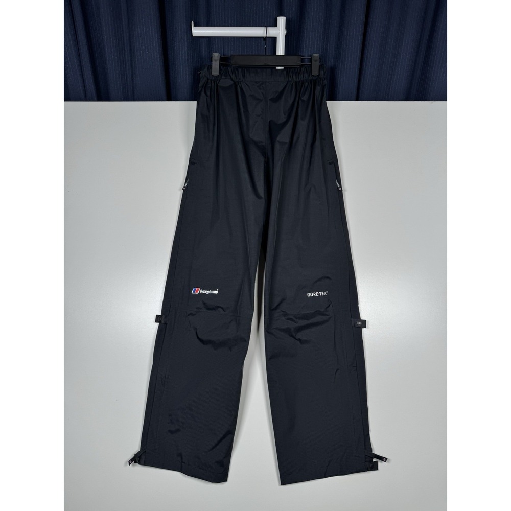 Berghaus Gore-Tex Waterproof Black Overtrousers Hiking Pants - Men M -Inseam 29"